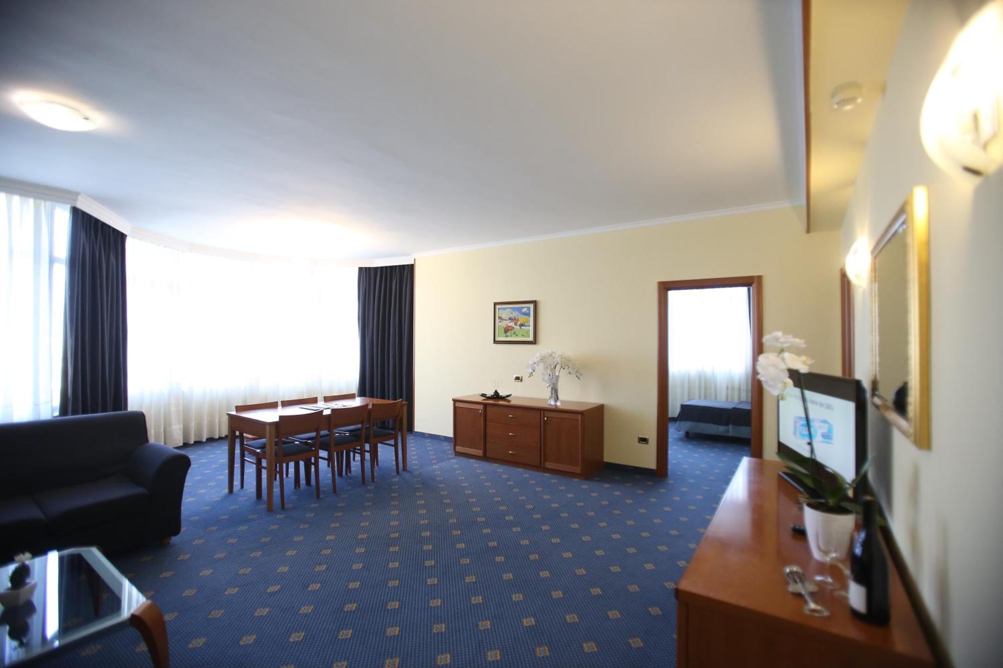 Hotel Continental Vorë Quarto foto