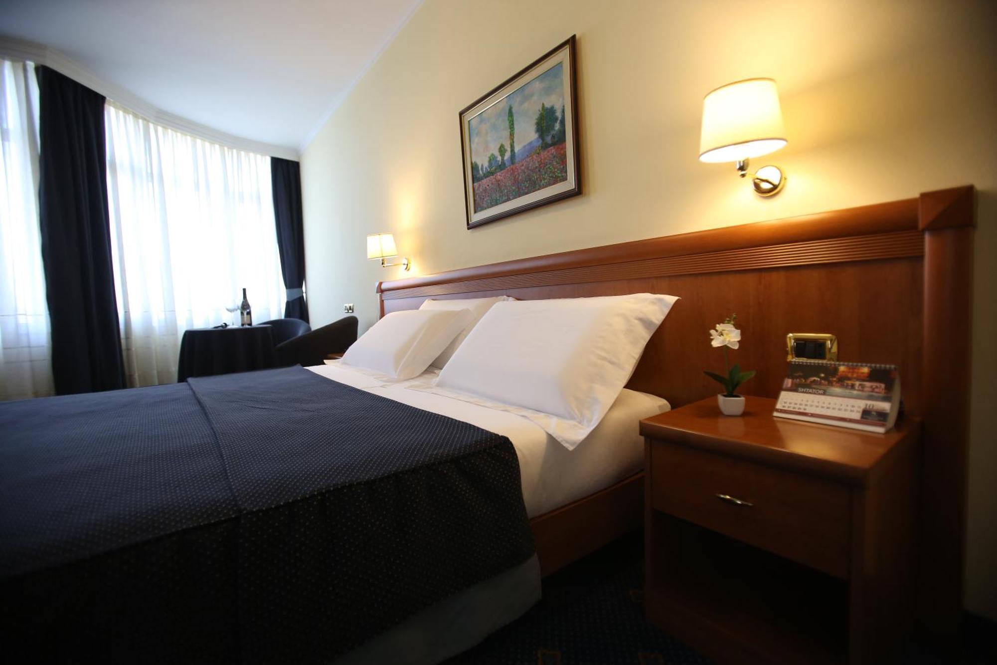 Hotel Continental Vorë Quarto foto