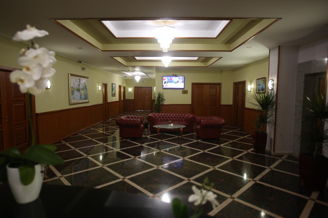 Hotel Continental Vorë Exterior foto